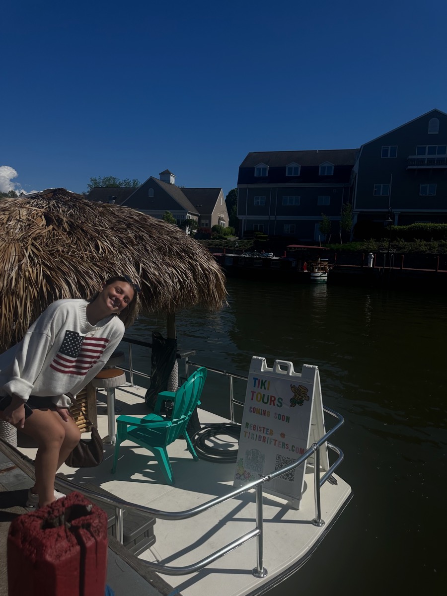 Tiki Drifters guests on the Erie Canal