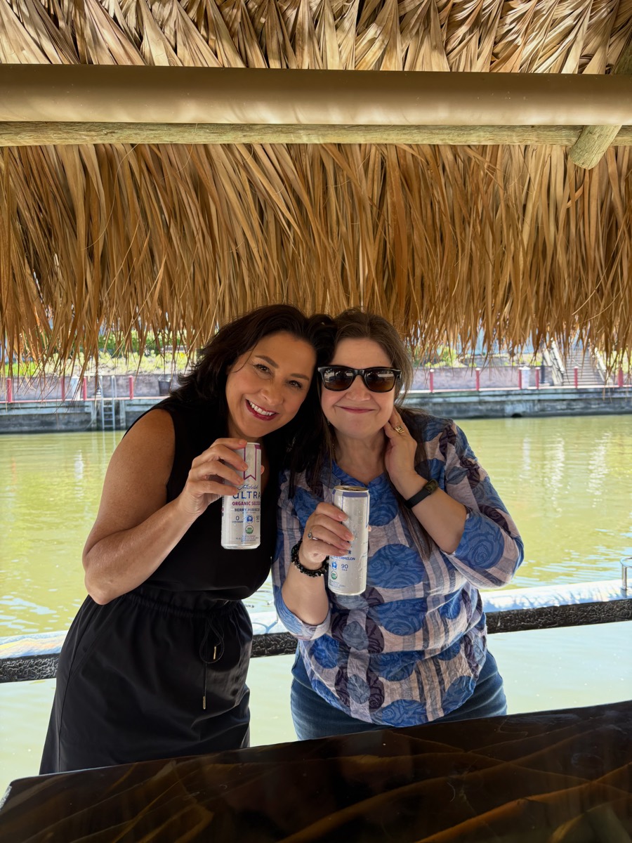 Tiki Drifters guests on the Erie Canal